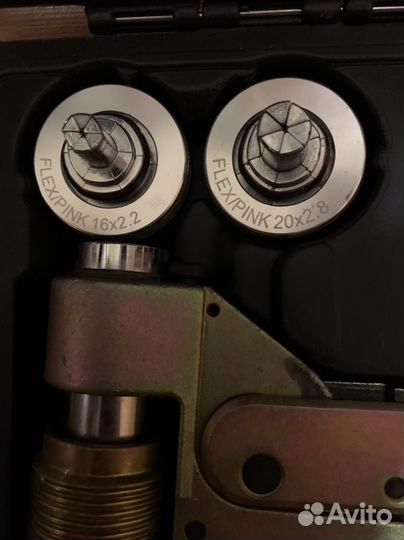 Пресс ручной универсальный для труб rehau/stout и