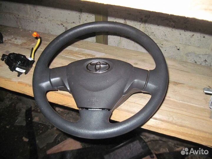 Руль с подушка безопасноти Тойота Королла