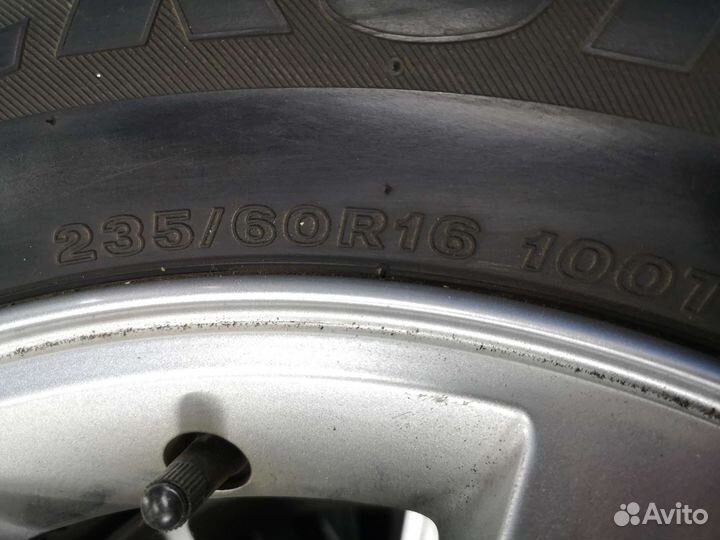 Bridgestone Ice Cruiser 5000 235/60 R16