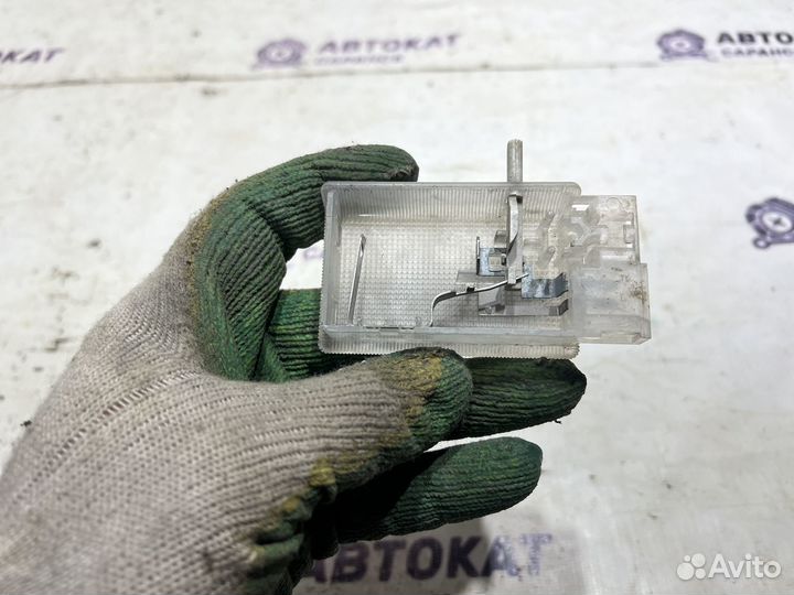 Плафон освещения бардачка Mercedes W210