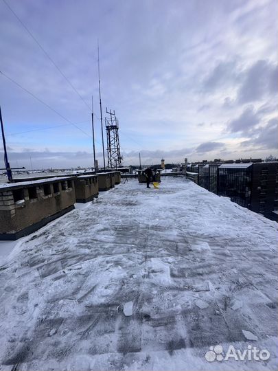 Чистка снега с крыш