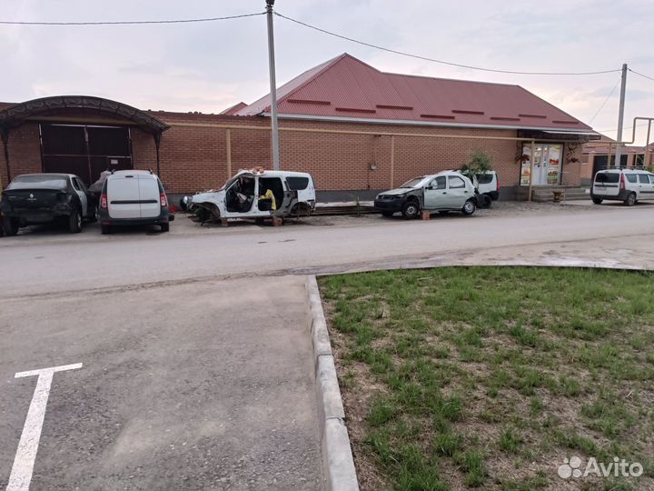 Лада Ларгус, Рено Логан Разбор