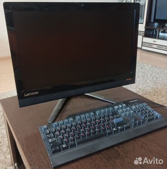 Моноблок Lenovo ideacentre AIO 300-22 ISU