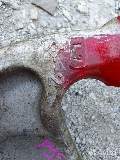 Рычаги передние нижние