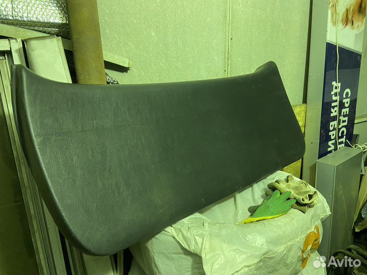 Пластик крышки багажника на toyota Fiеlder