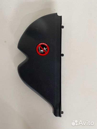 Накладка торпеды боковая правая Toyota Camry