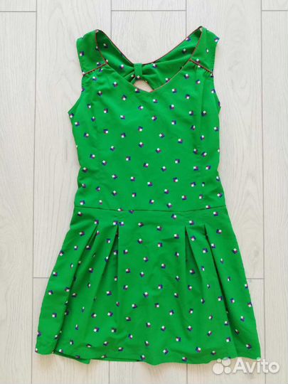 Платье с оригинальной спинкой