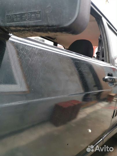 Передняя левая дверь 2114,2115 черная