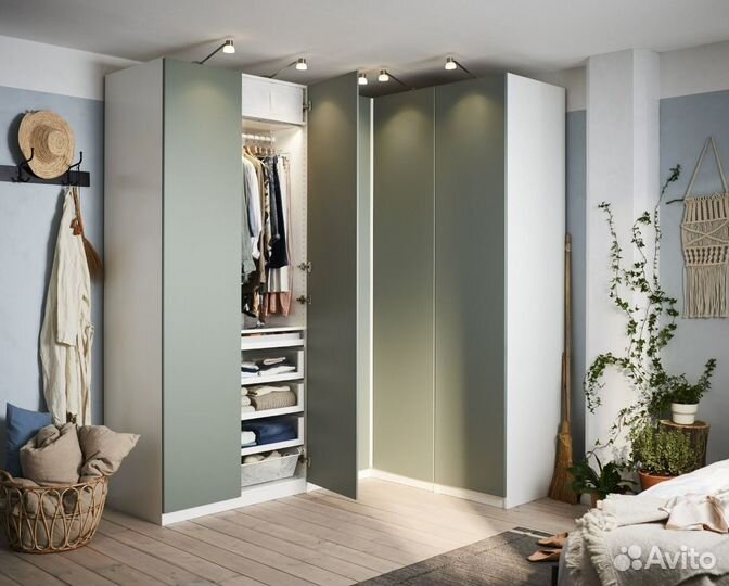 Угловой Шкаф с Зеркалом