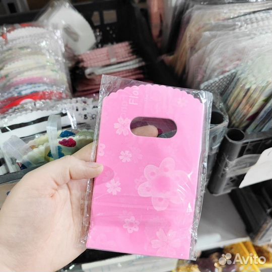 Подарочные пакеты, полиэтиленовые, бумажные,крафт