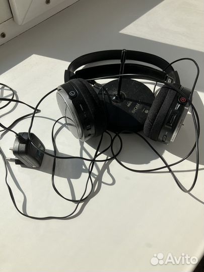 Беспроводные наушники sony (система MDR-RF810RK)