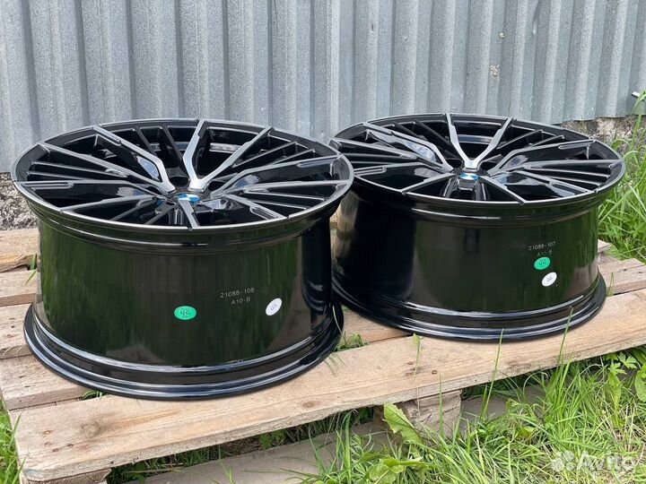 Разноширое R19 на BMW 552 M стиль