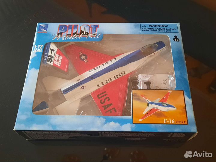 Сборная модель самолета F-16