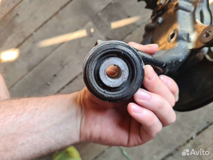 Цапфа задняя правая civic 4D