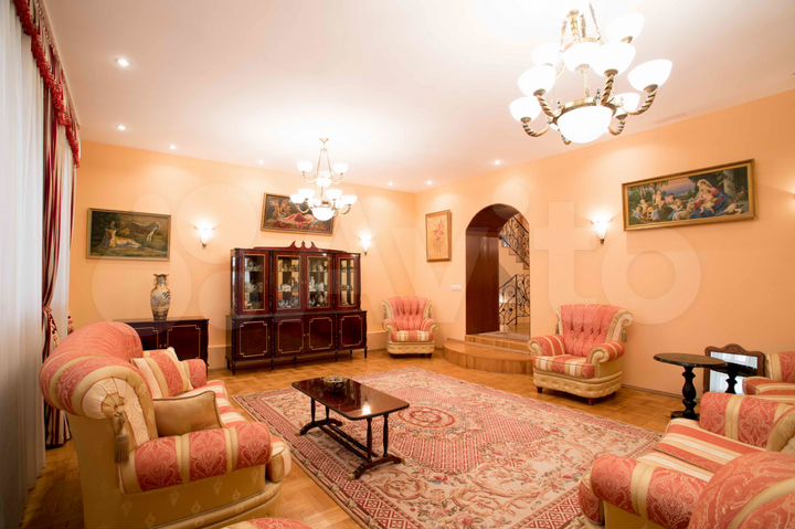 Коттедж 357 м² на участке 13 сот.