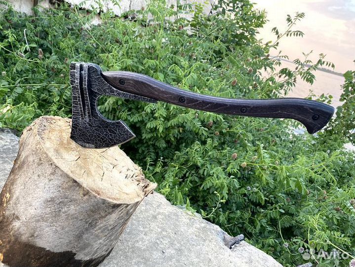 Топор цельный кованый