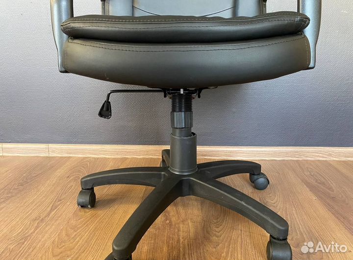 Компьютерное кресло новое