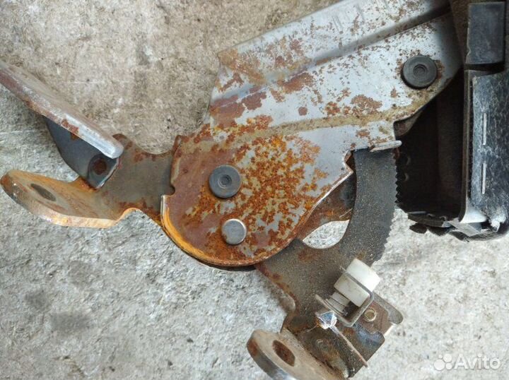 Ручка ручного тормоза Chevrolet Aveo T-200