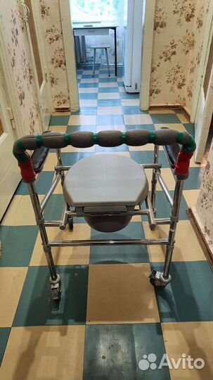 Ходунки-роллаторы с сидением для взрослых б/у