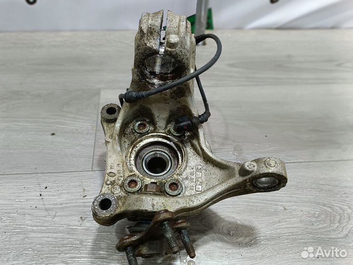 Правый кулак в сборе для Volkswagen Passat B6