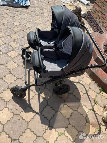 Коляска для двойни