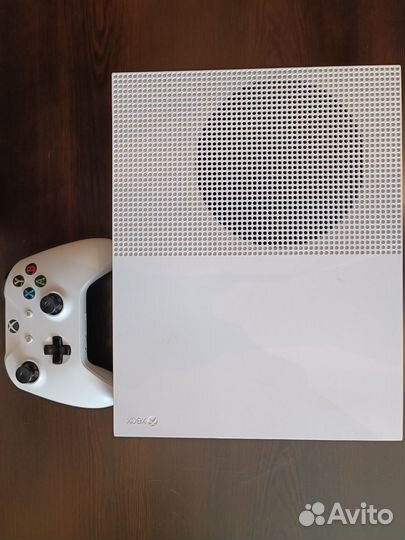 Xbox One s 1tb с играми