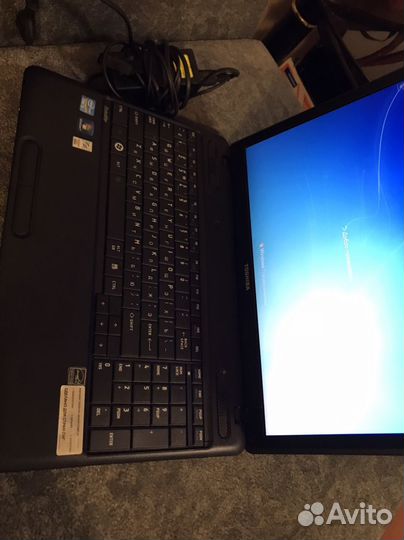 Ноутбук toshiba с 660-1WT