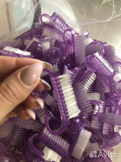 Щеточка для маникюра