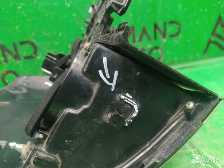 Фонарь внешний правый Toyota Land Cruiser 200