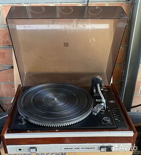 Проигрыватель винила Вега 106