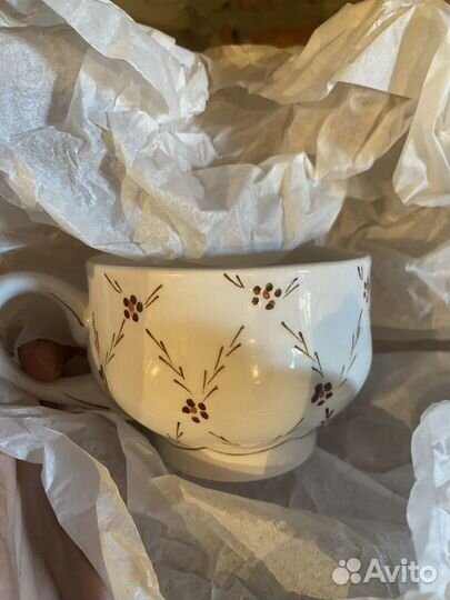 Чайные кружки, тарелки, вилки посуда