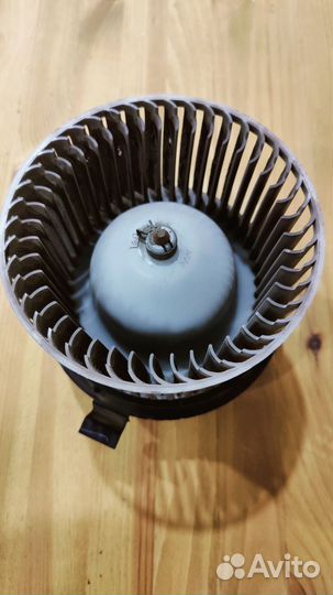 Моторчик отопителя Nissan Tiida c11