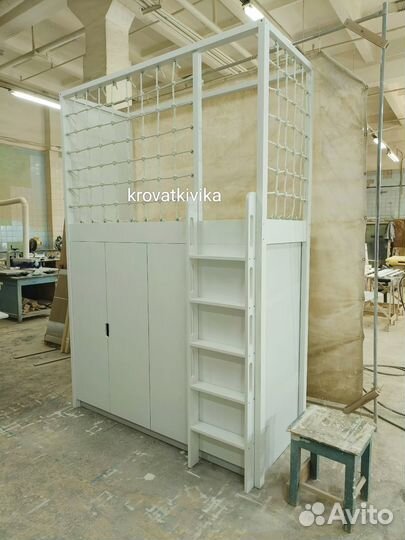 Детская кровать чердак домик со шкафом снизу