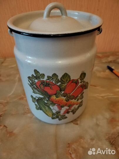 Эмалированное ведро с крышкой, бедон