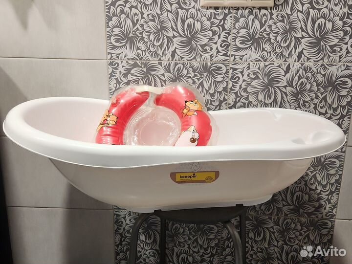 Ванночка для купания новорождённого и круг