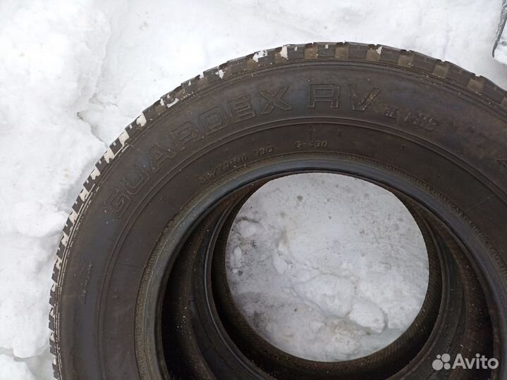 Yokohama Guardex RV F340 215/70 R16 99Q