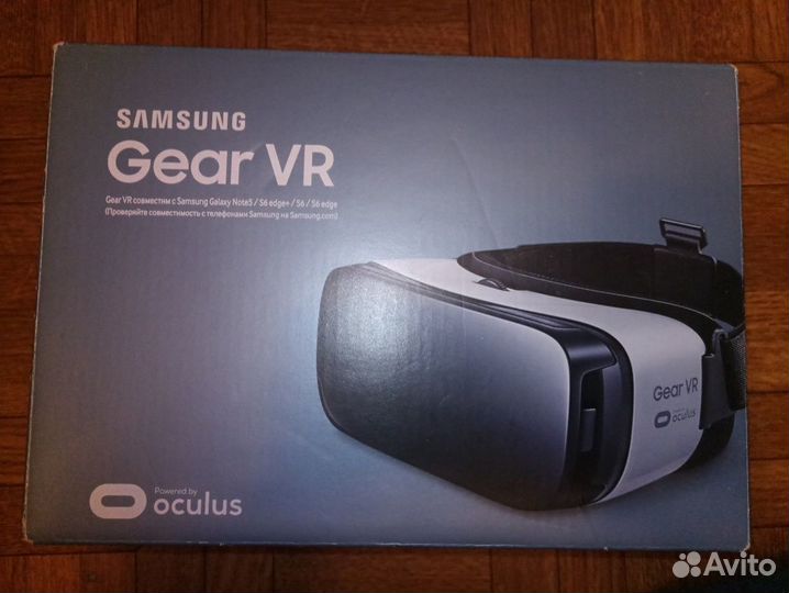 Очки виртуальной реальности samsung Gear VR (SM-R3