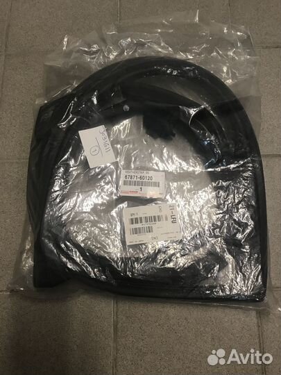 Уплотнитель двери Toyota LC 200 2015