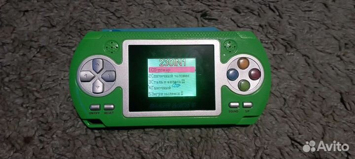 Портативная ретро консоль