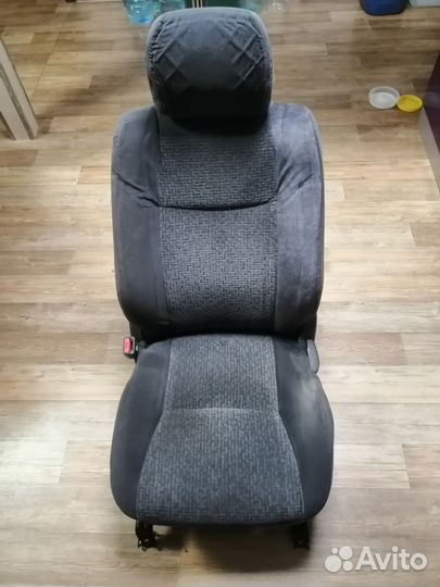 Сиденье переднее toyota land cruiser prado 120