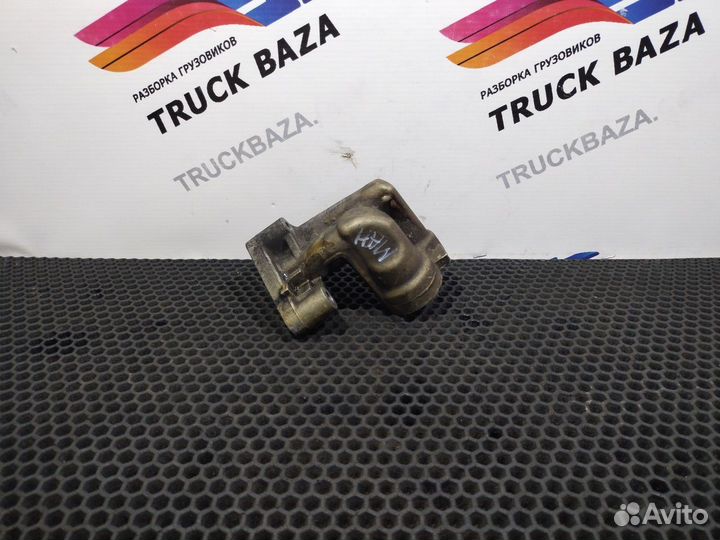 Патрубок масляного фильтра