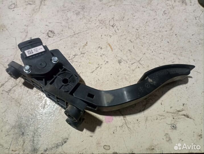 Педаль газа Hyundai Solaris 1