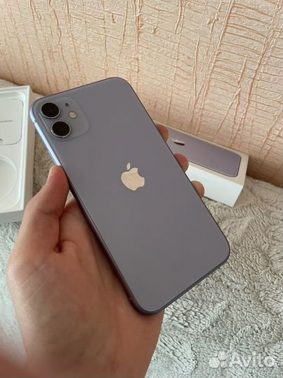 iPhone 11, 64 ГБ