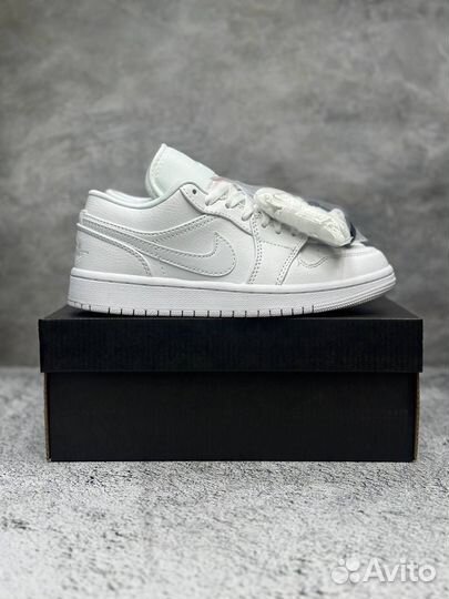 Кроссовки Nike Air jordan 1 Low Triple White