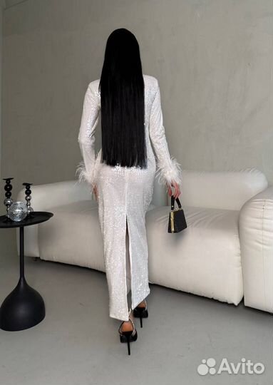 Эффектное платье в пайетки Balmain