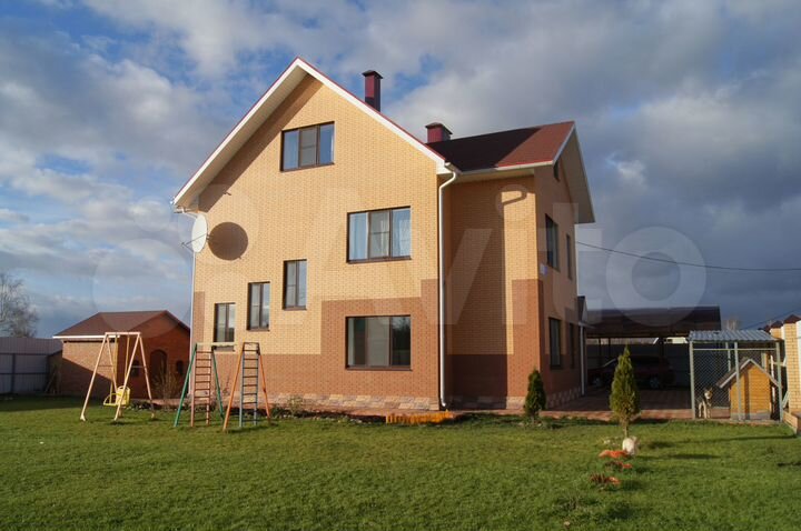 Дом 293,6 м² на участке 12 сот.