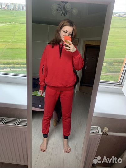 Спортивный костюм женский