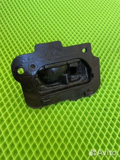Задняя левая внутренняя ручка опель вектра B