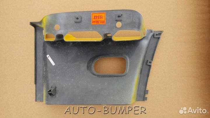 Dongfeng Кожух правой верхней подножки