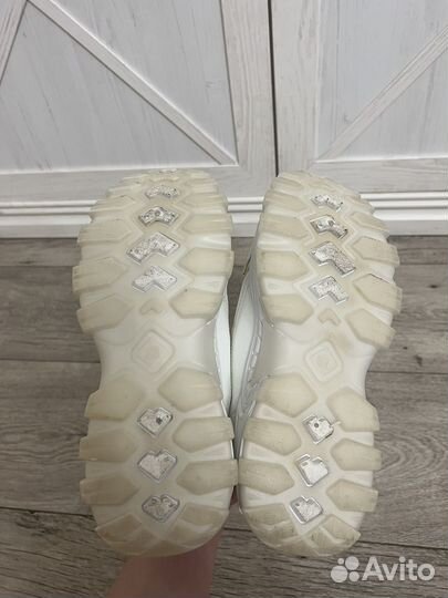 Кроссовки женские